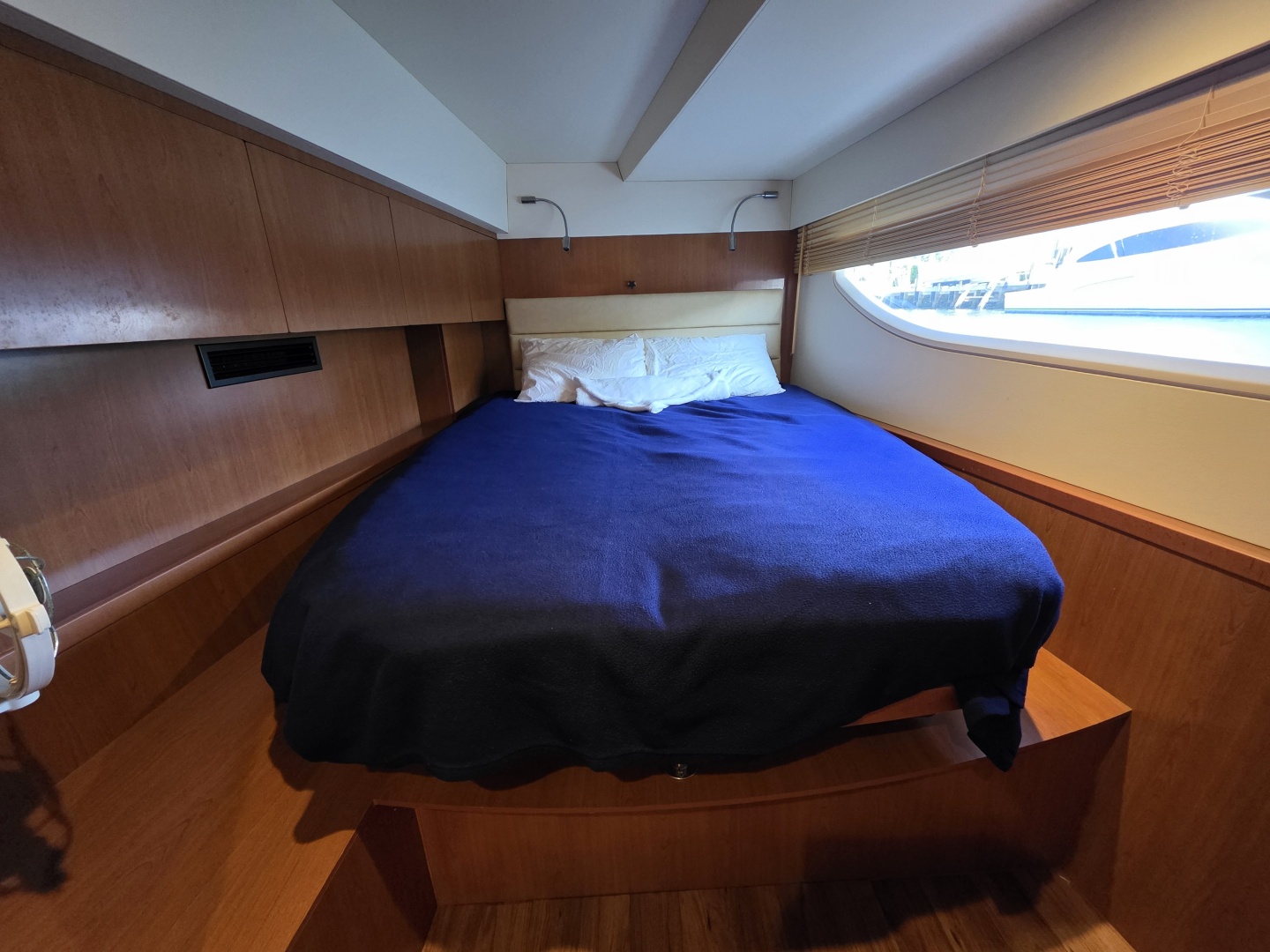 2016 Aquila 48