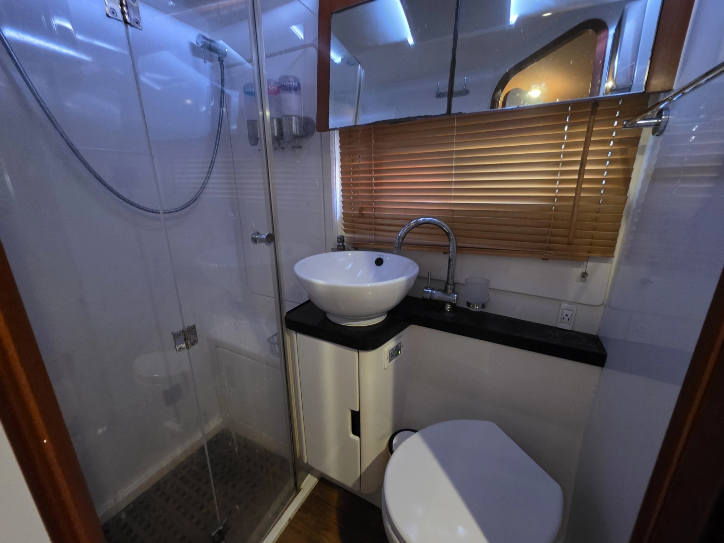 Aquila 48 Yacht For Sale