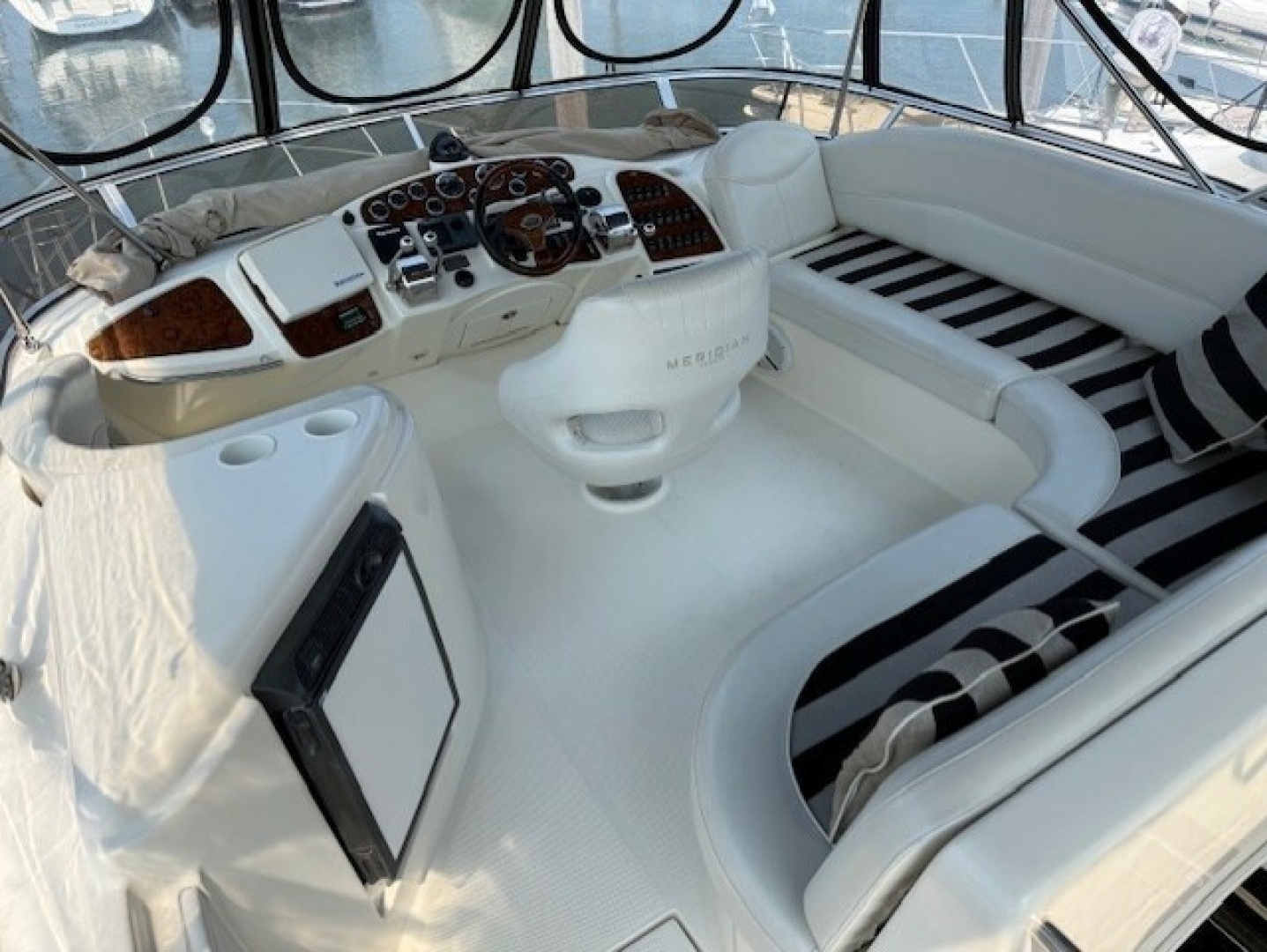 2007 Meridian 408 Aft Cabin