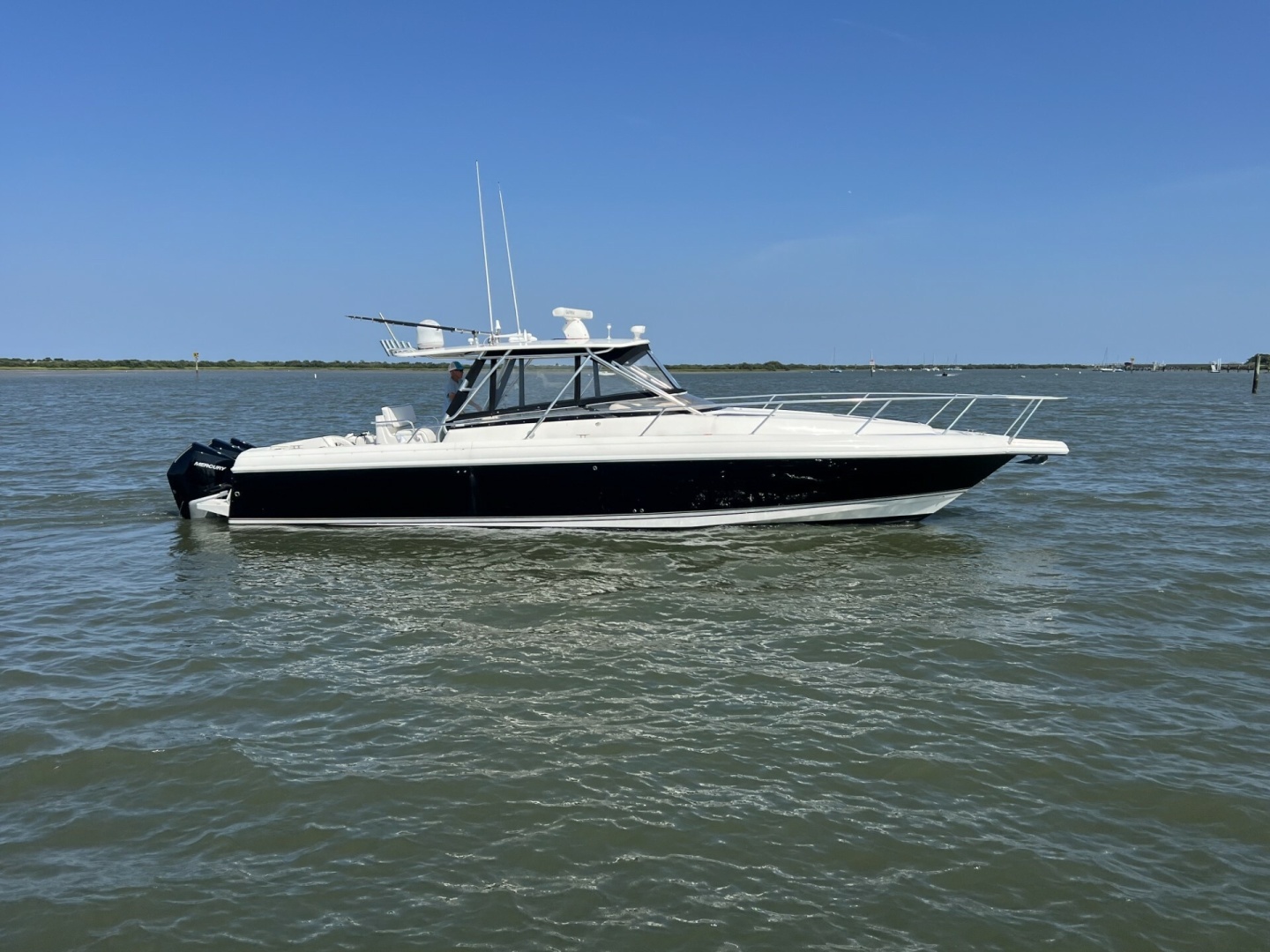 Intrepid 37 FINSURE - Profile