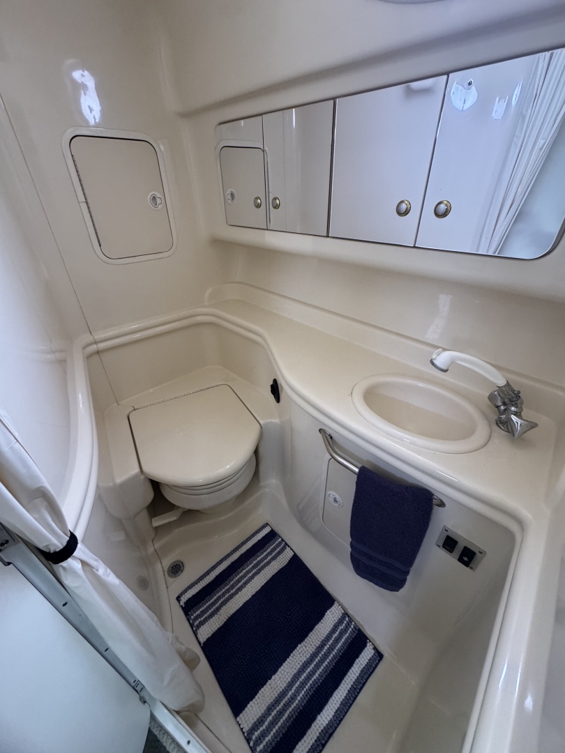 32ft Sea Ray Yacht For Sale