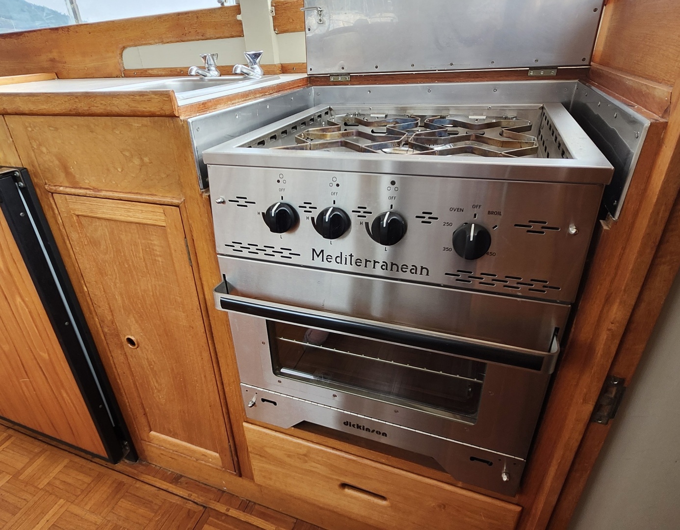 1974 Grand Banks 32