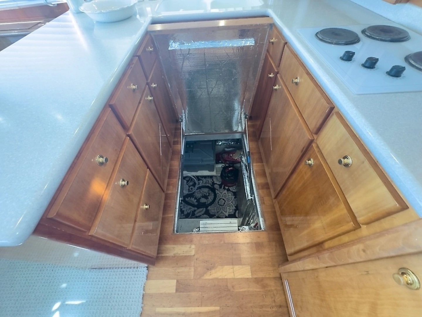 Navigator 5300 Classic Yacht For Sale