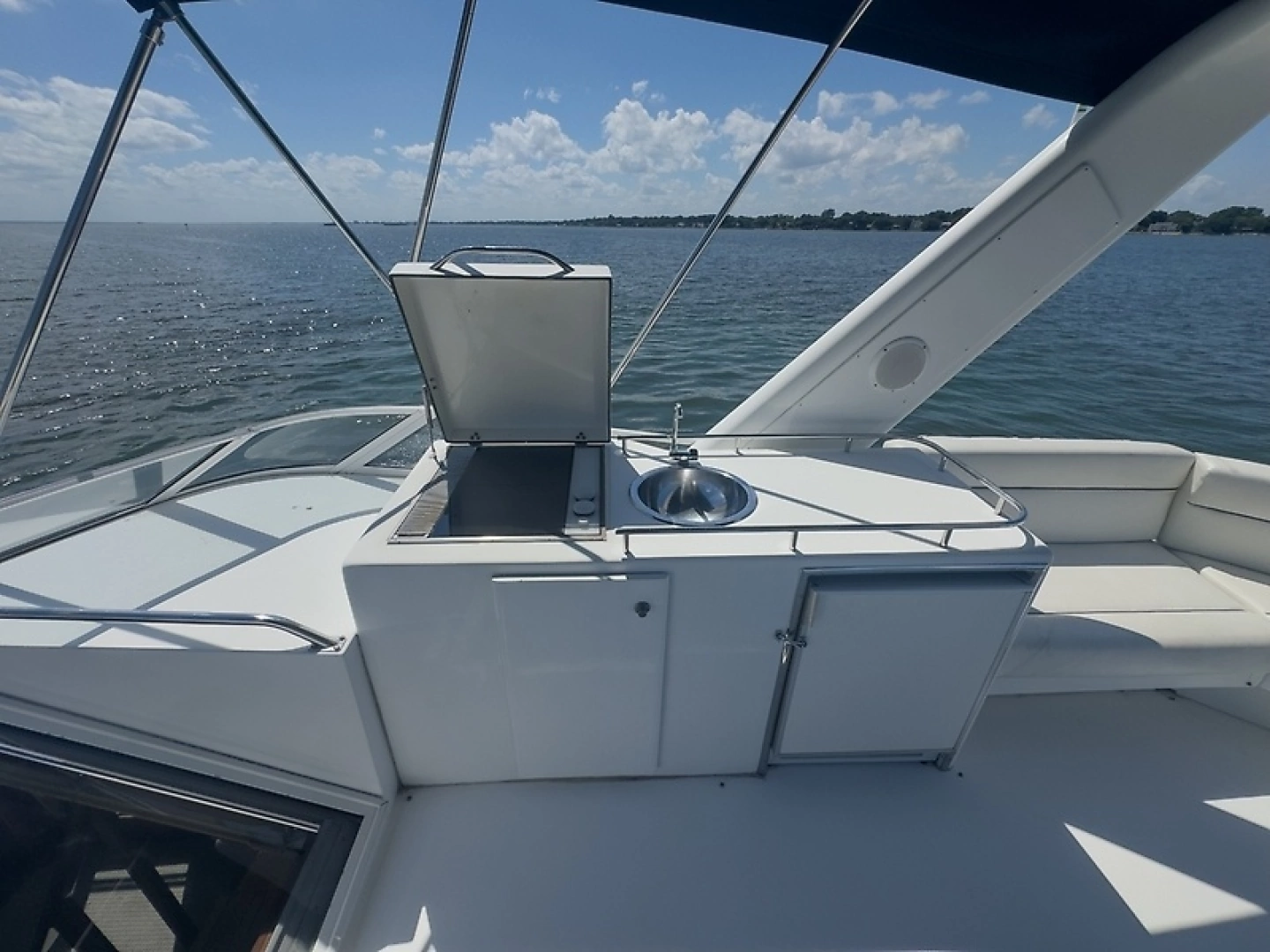 Navigator 5300 Classic Yacht For Sale