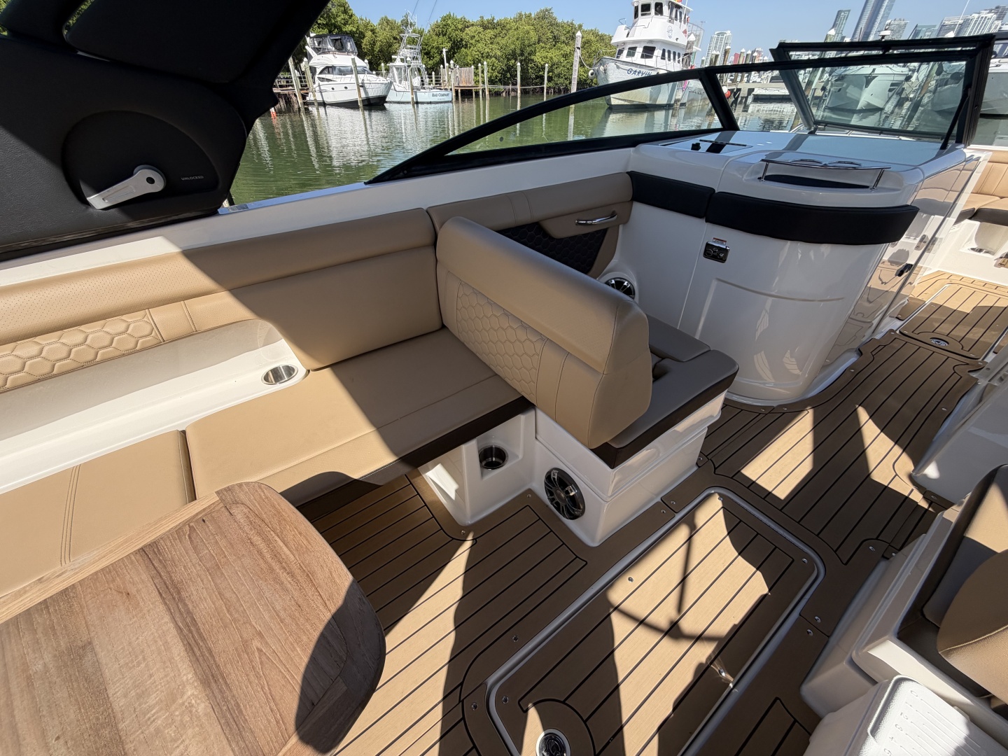2021 Sea Ray 290 SDX