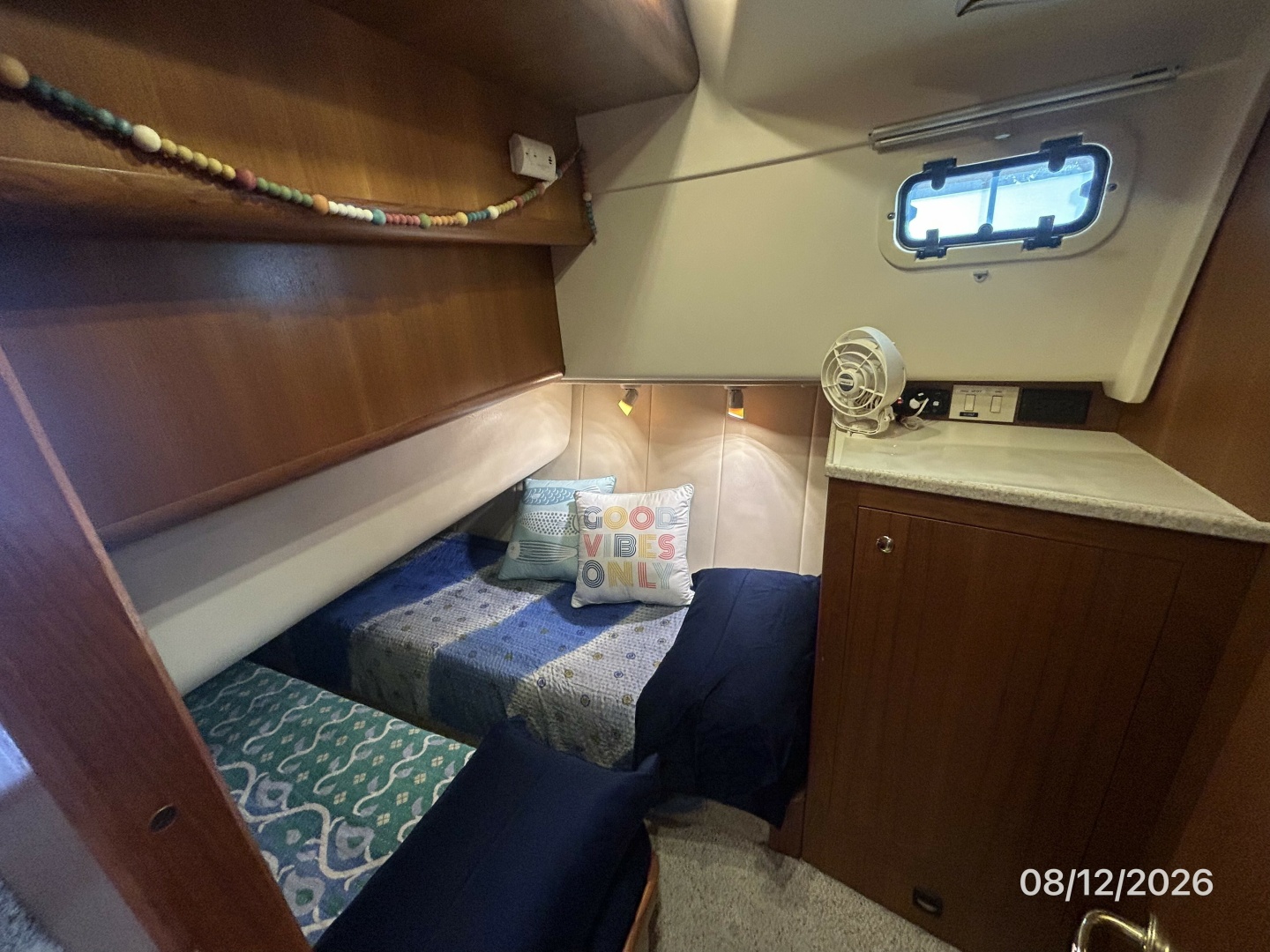 39' Mainship guest stateroom