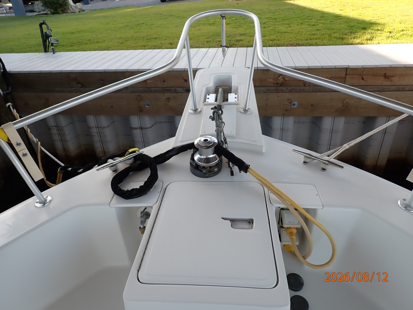 39' Mainship anchor windlass2