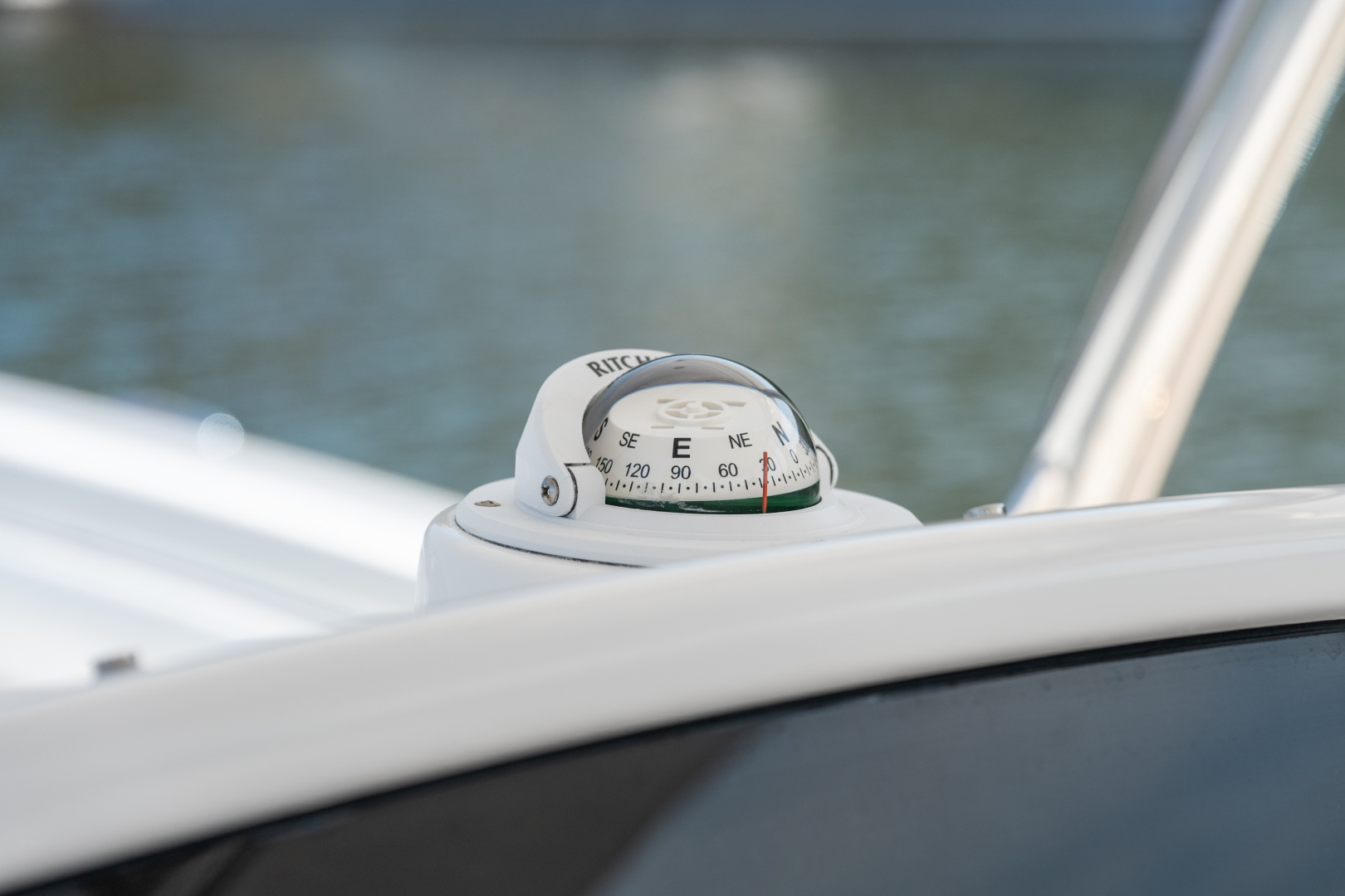 33ft Mag Bay Yacht For Sale