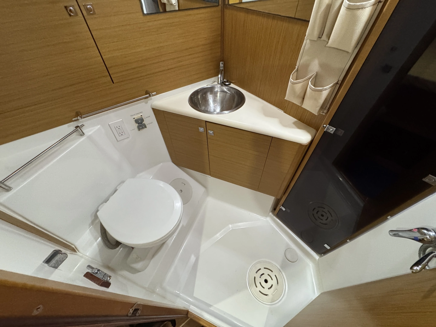 Jeanneau 45DS Yacht For Sale