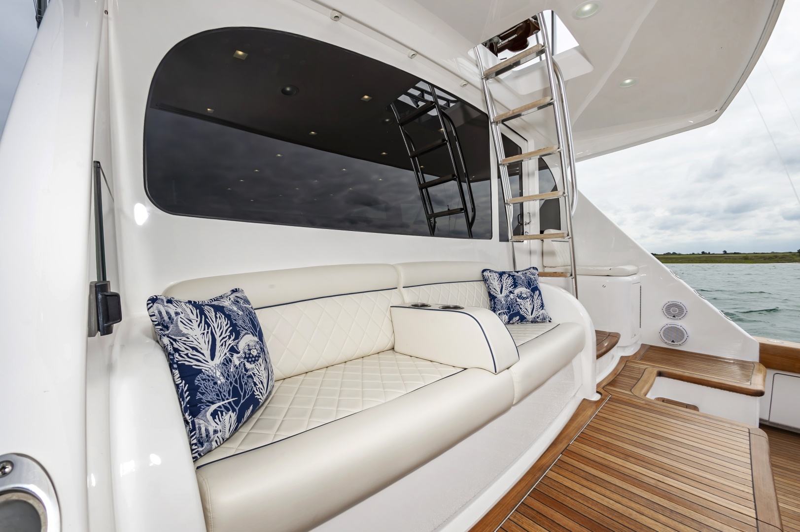 2024 Viking 72 Convertible