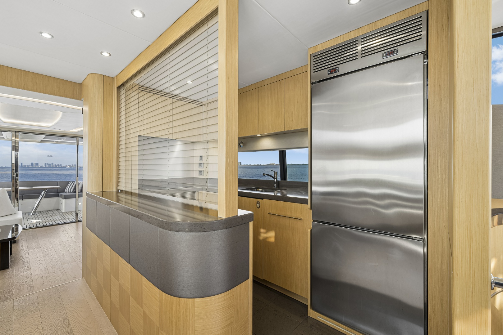 2017 Sunseeker 75 Yacht
