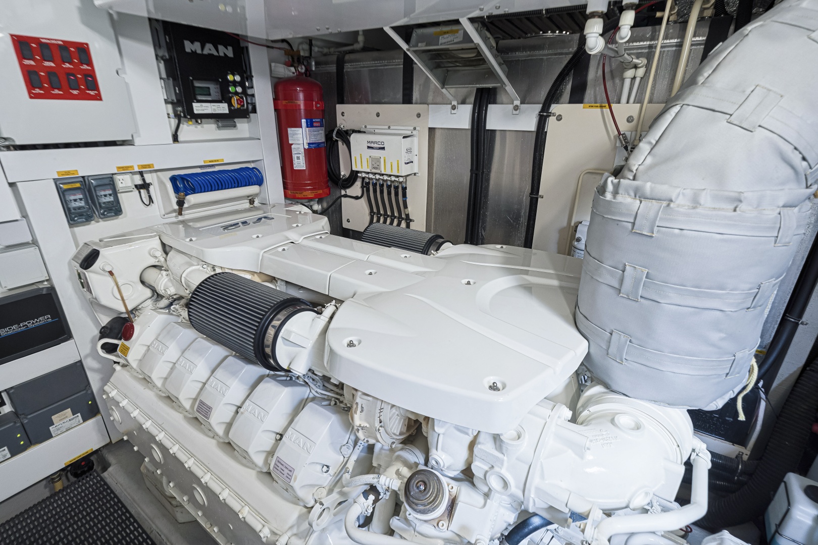 2017 Sunseeker 75 Yacht