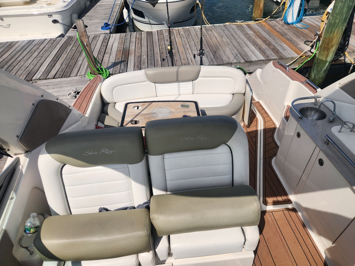 Summer Breeze 33ft Sea Ray Yacht For Sale Summer Breeze 33ft Sea Ray Yacht For Sale