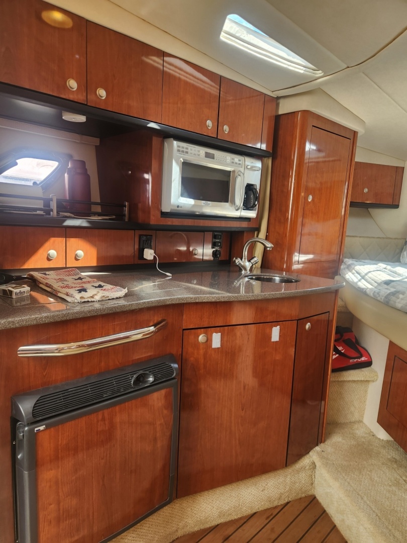 Summer Breeze 33ft Sea Ray Yacht For Sale Summer Breeze 33ft Sea Ray Yacht For Sale