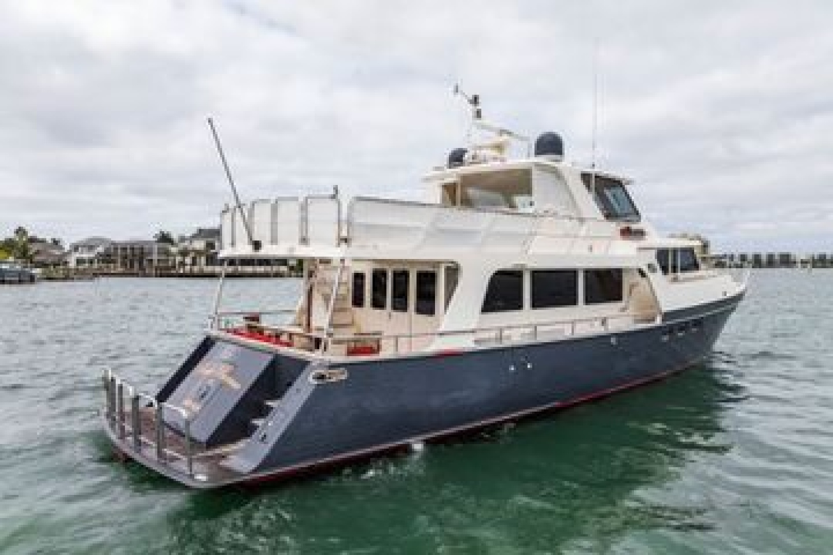 2011 Marlow 70E — photograph 3