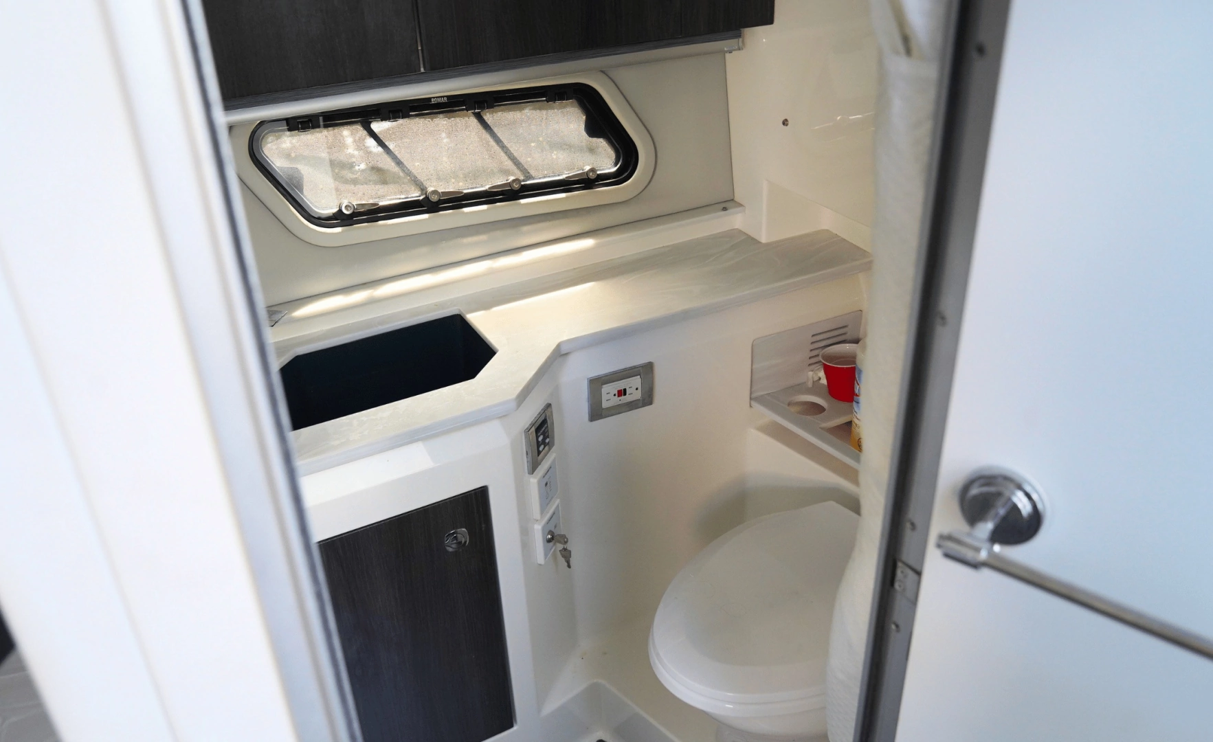 Formula 38 Super Sport Crossover Yacht For Sale