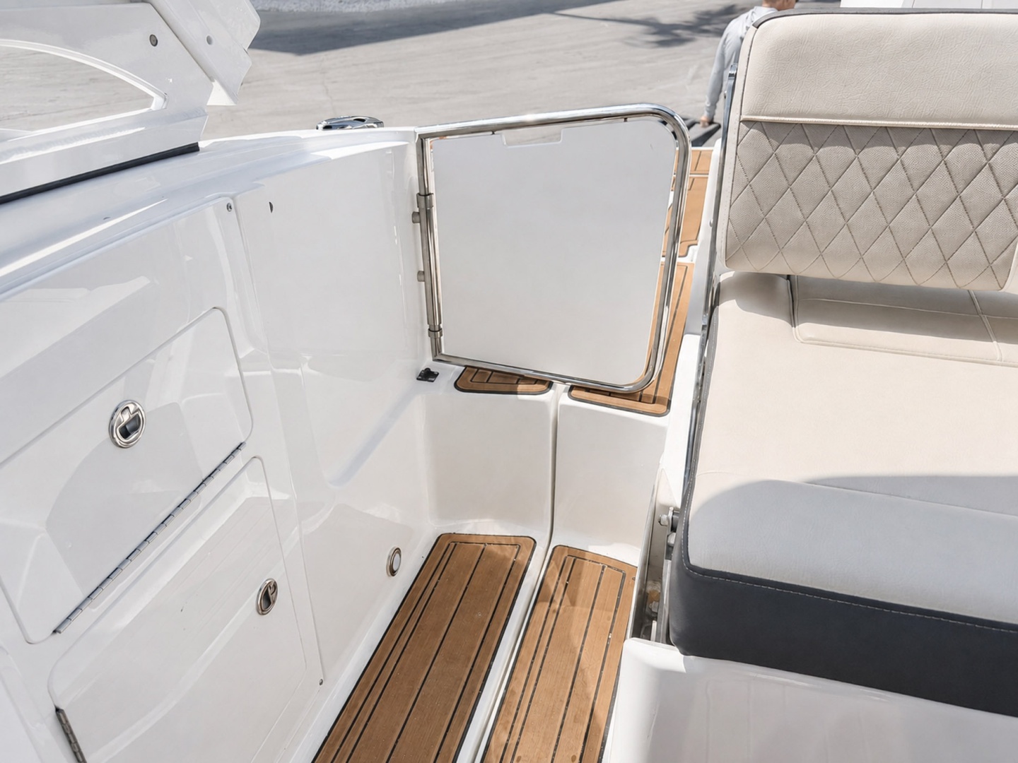 24ft Monterey Yacht For Sale