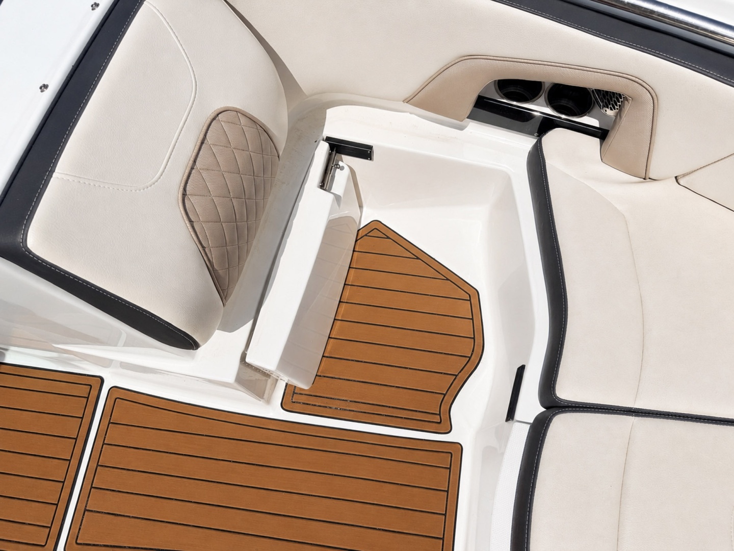 24ft Monterey Yacht For Sale