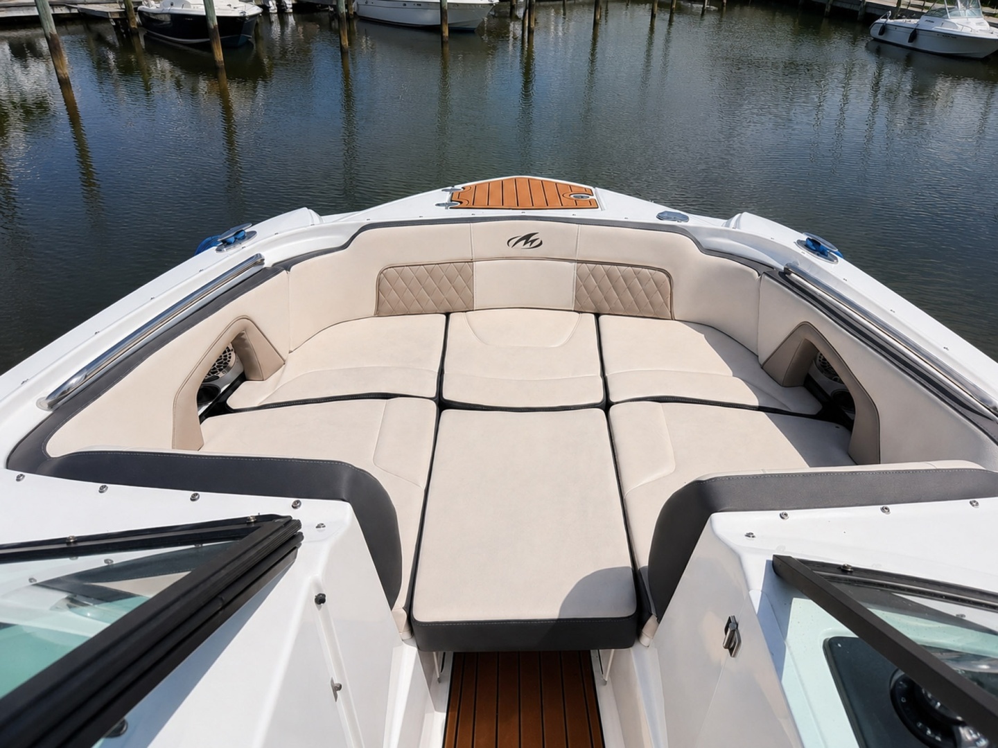 24ft Monterey Yacht For Sale