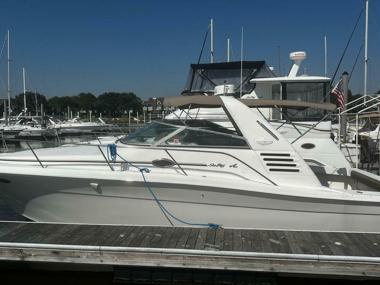1997 Sea Ray 330 Express