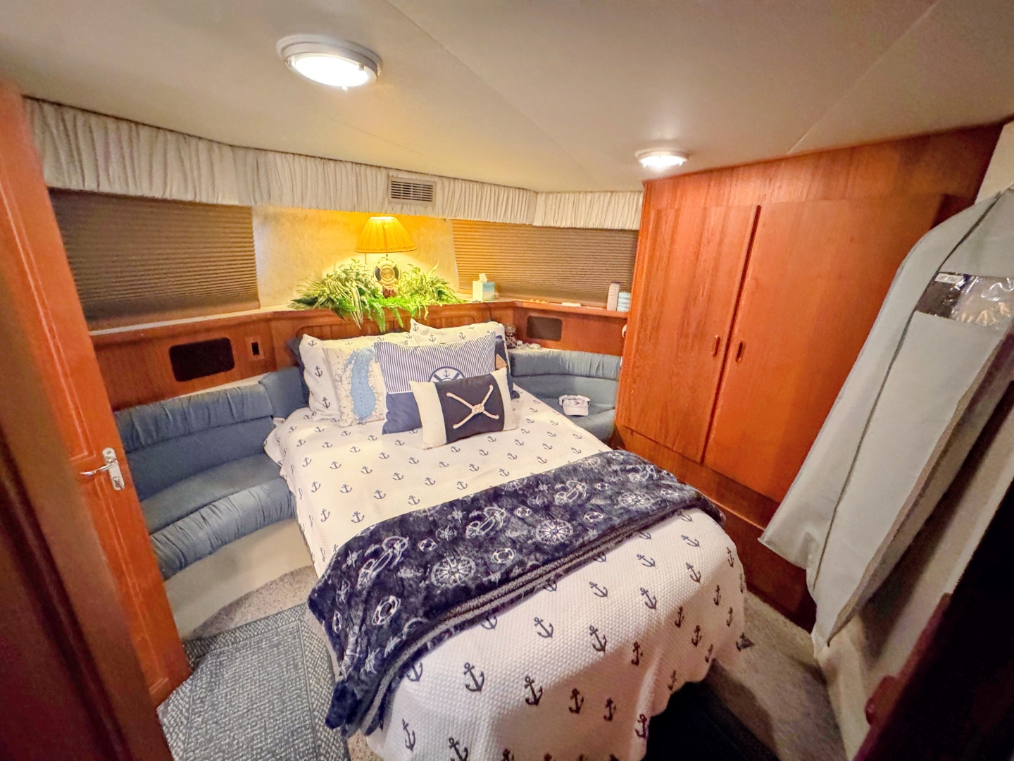 1991 Carver 3608 Aft Cabin Motor Yacht