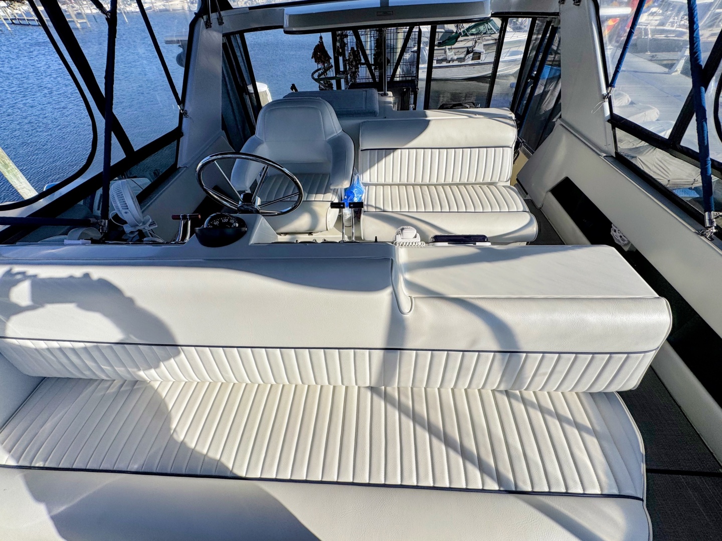1991 Carver 3608 Aft Cabin Motor Yacht