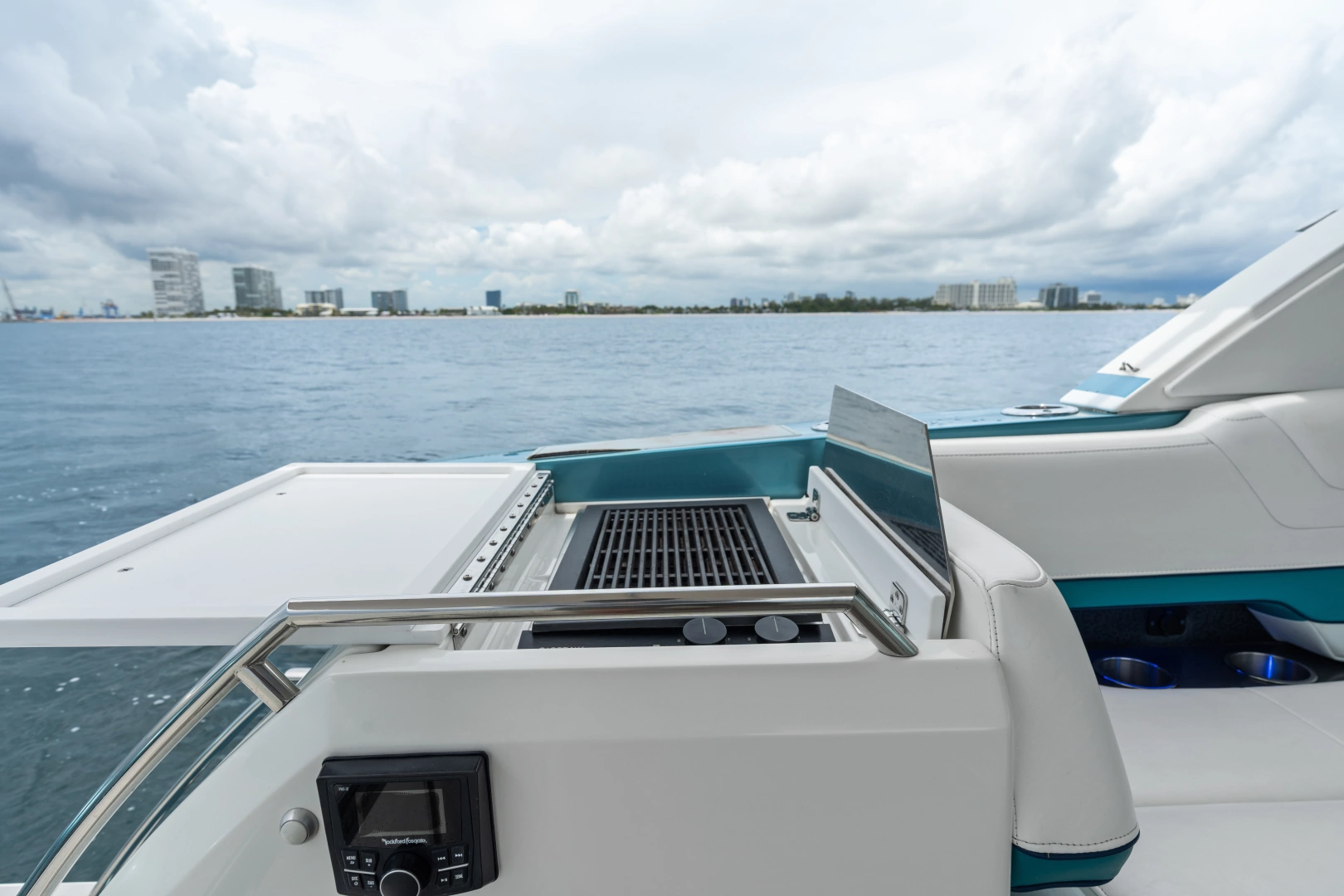 Formula 430 All Sport Crossover Yacht For Sale
