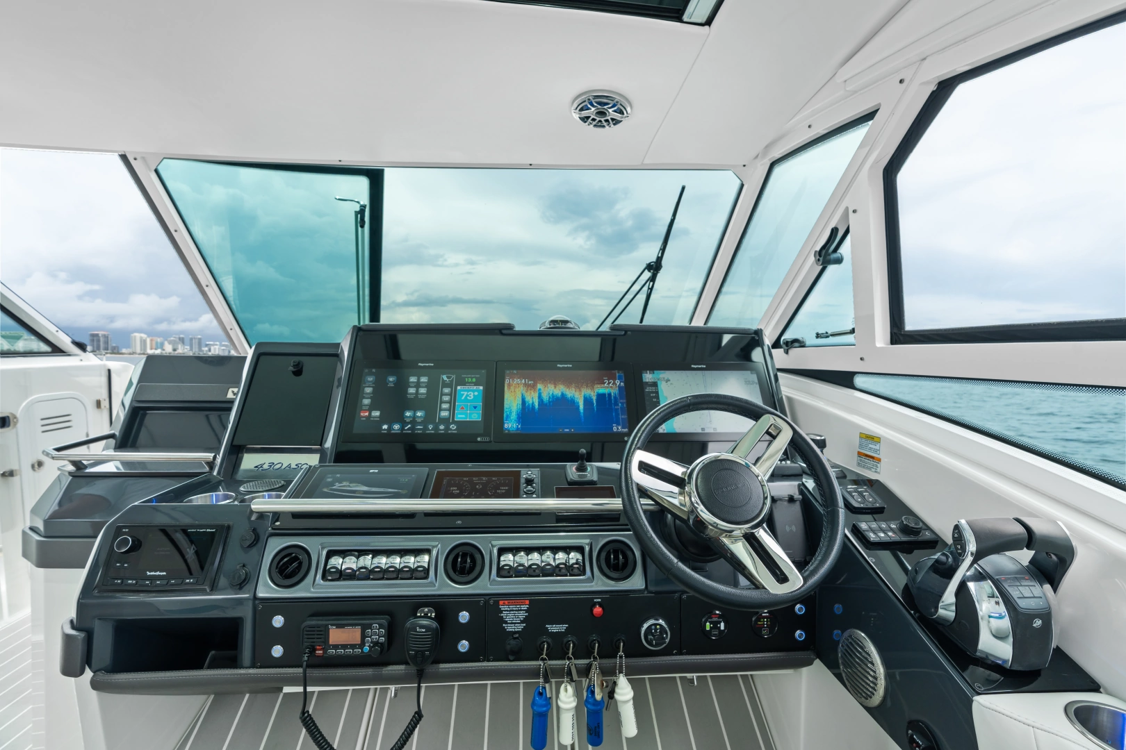 Formula 430 All Sport Crossover Yacht For Sale