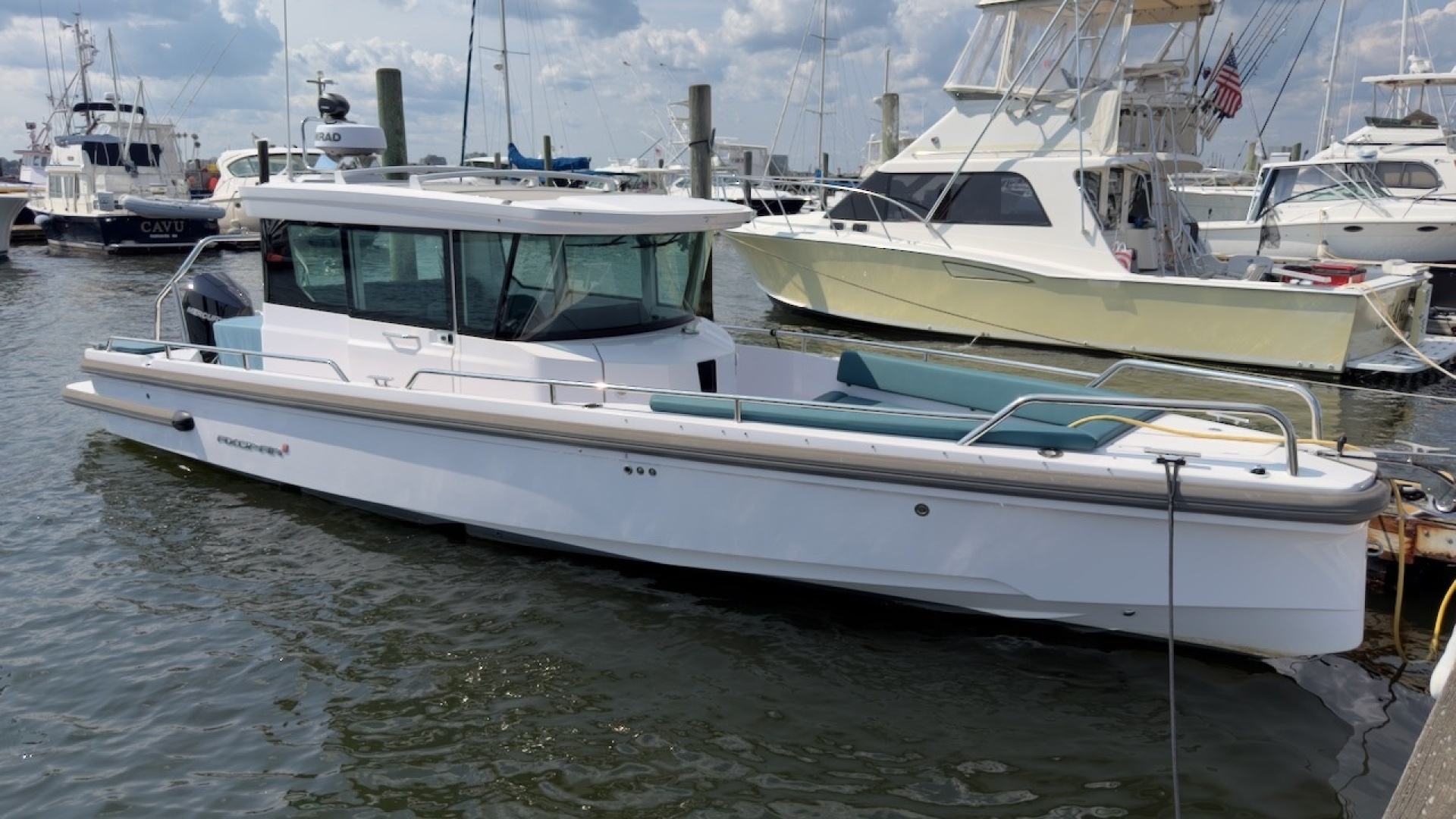 2023 Axopar 28 Cabin