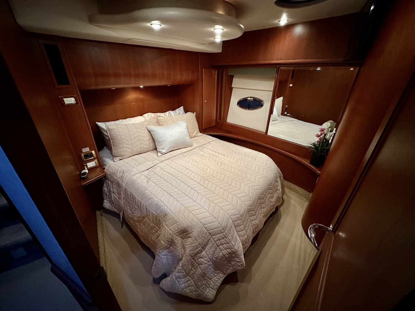 2006 Silverton 50 Convertible