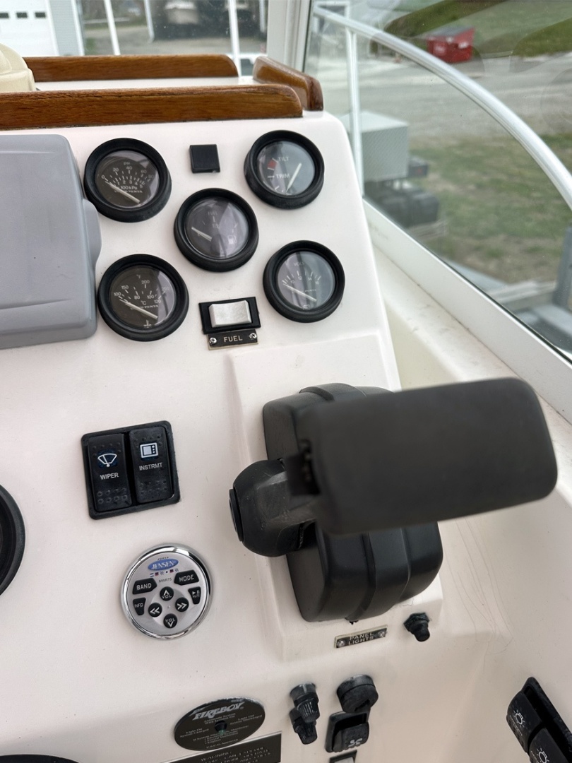 THE ENDLESS SUMMER 25ft Hunt Yachts Yacht For Sale THE ENDLESS SUMMER 25ft Hunt Yachts Yacht For Sale