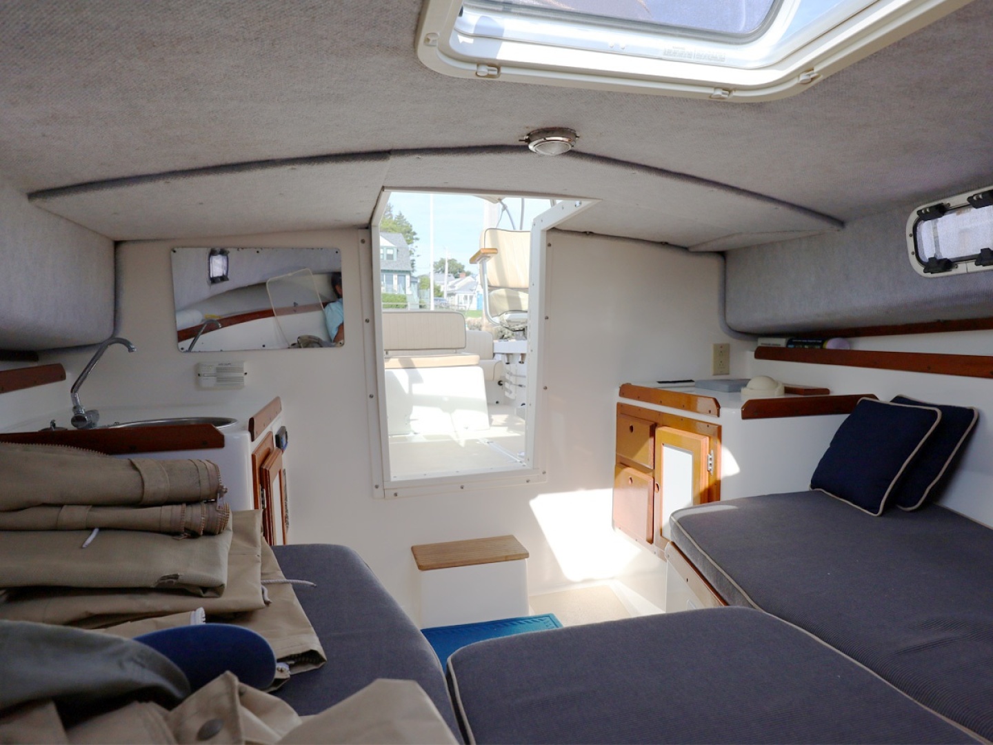 THE ENDLESS SUMMER 25ft Hunt Yachts Yacht For Sale THE ENDLESS SUMMER 25ft Hunt Yachts Yacht For Sale