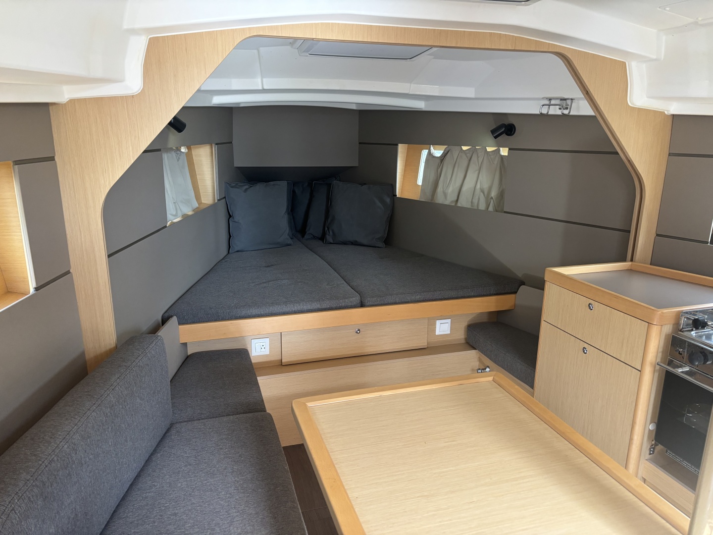 2015 Beneteau Oceanis 35