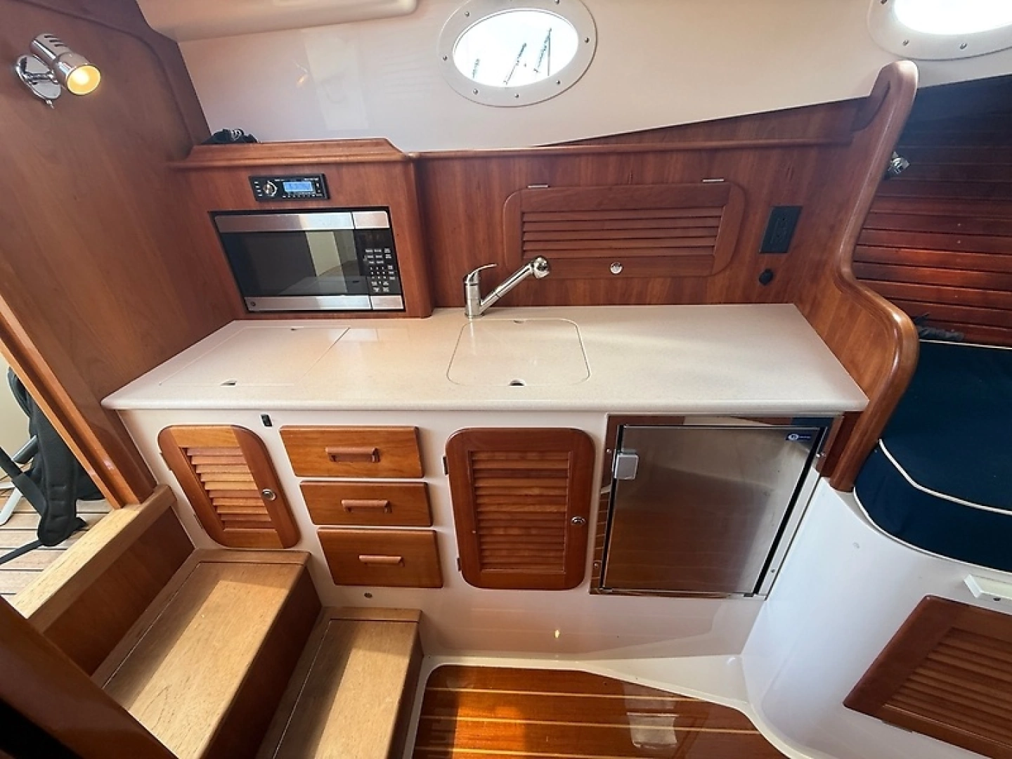 Hinckley Talaria 34 Yacht For Sale