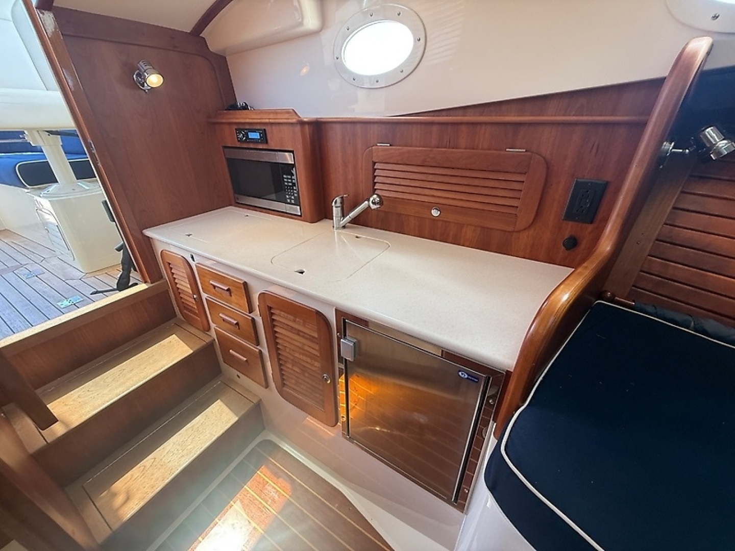 Halcyon 34ft Hinckley Yacht For Sale