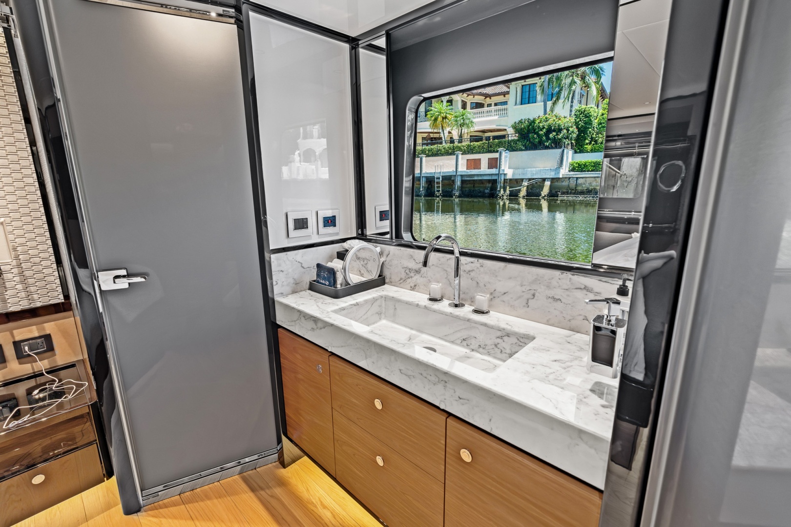 2023 Absolute Navetta 75