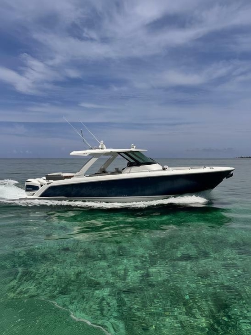 2019 Tiara Yachts 38 LS