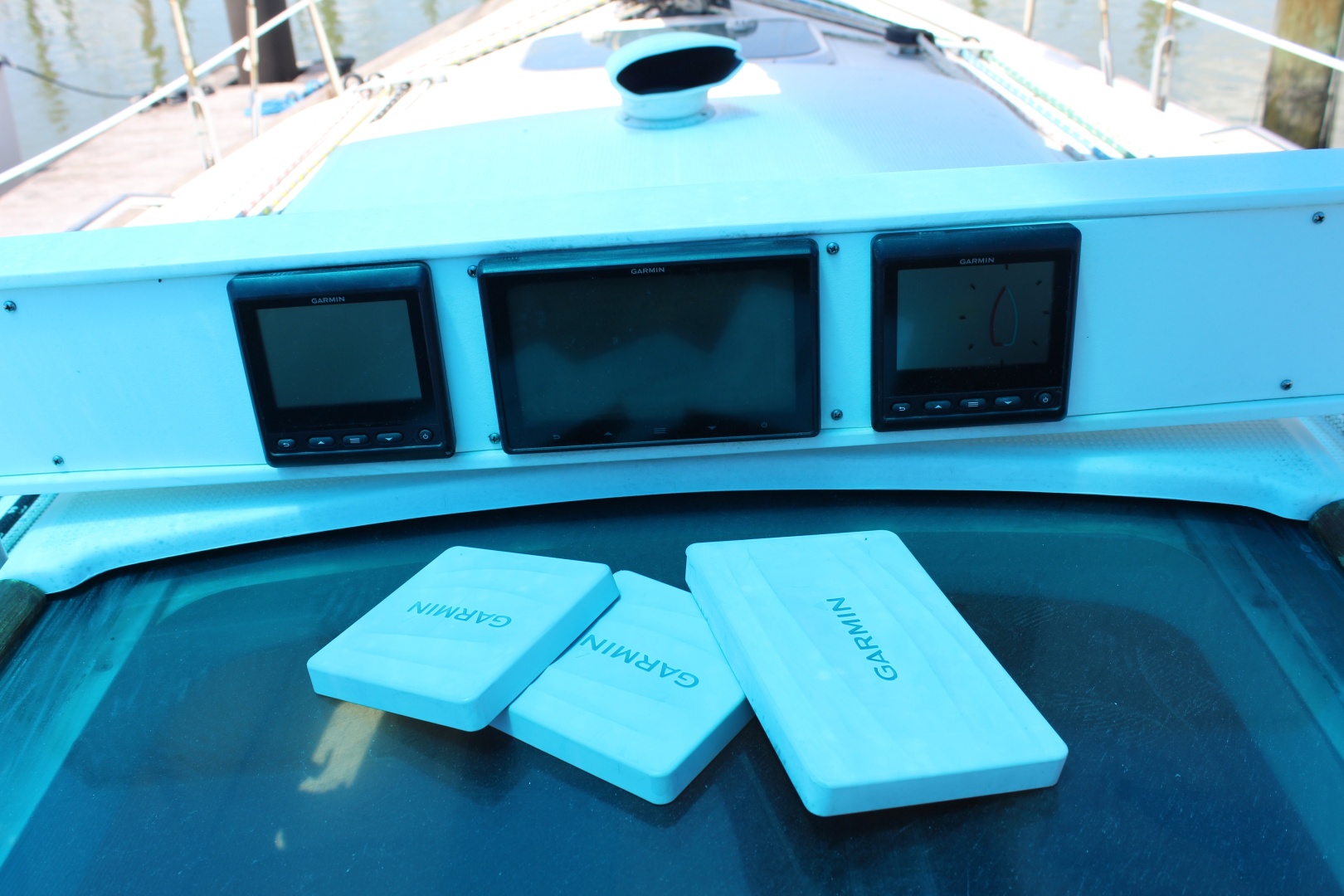 Shakey Waves 33ft Beneteau Yacht For Sale