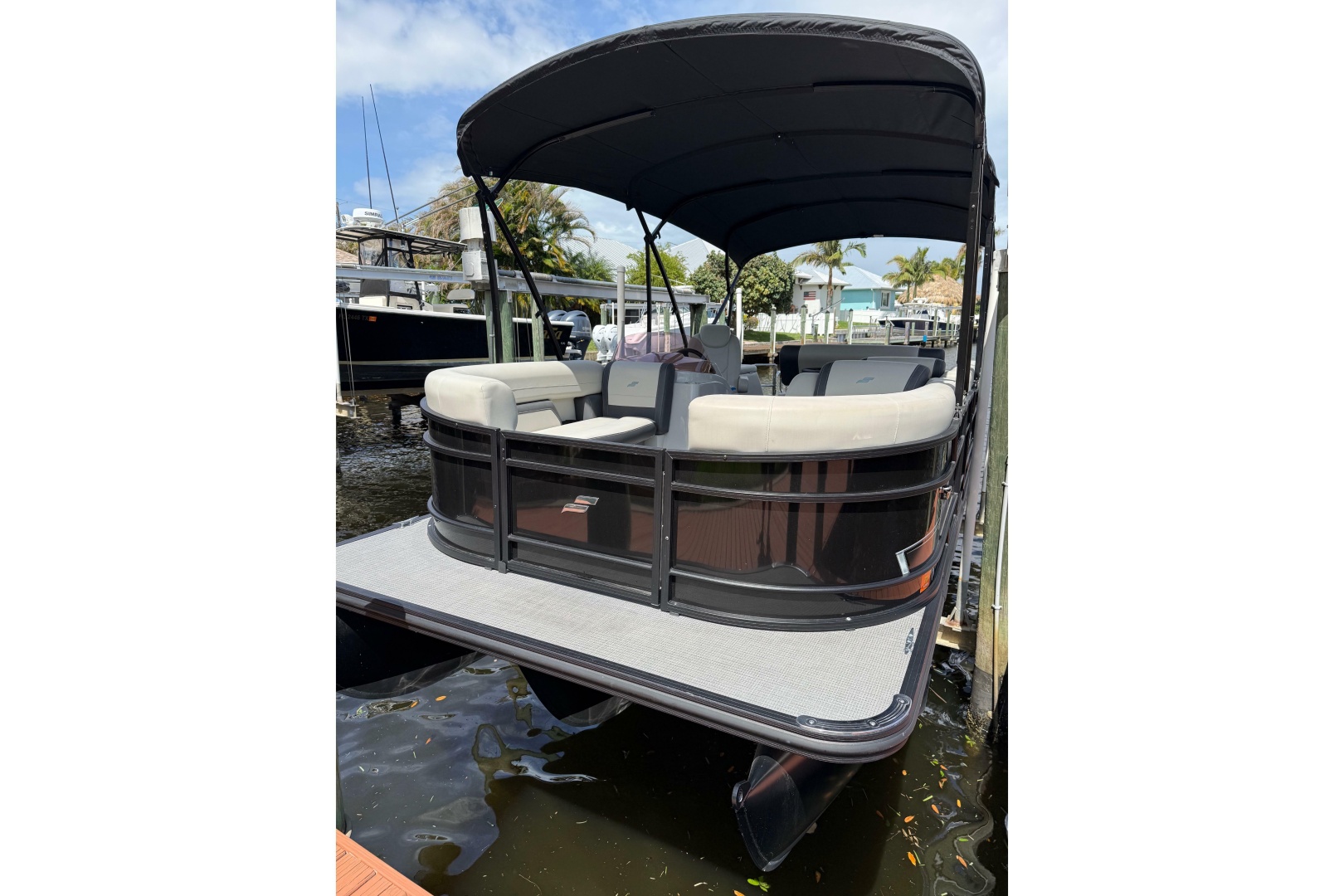 23ft Starcraft Yacht For Sale