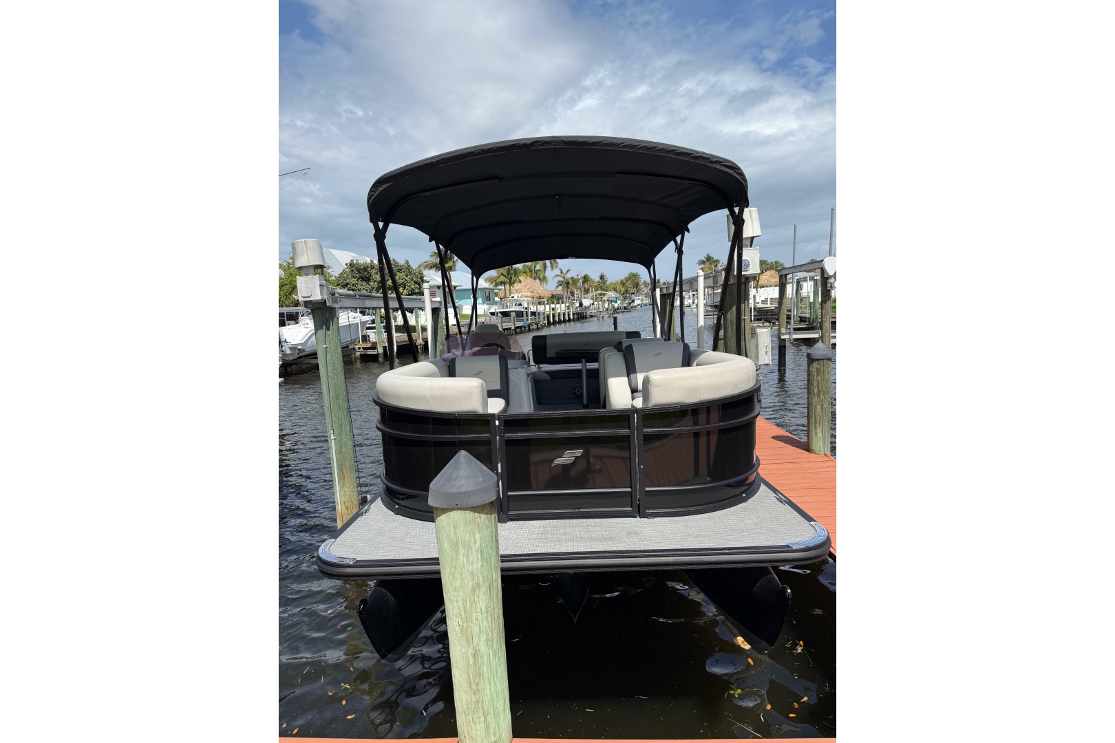 23ft Starcraft Yacht For Sale