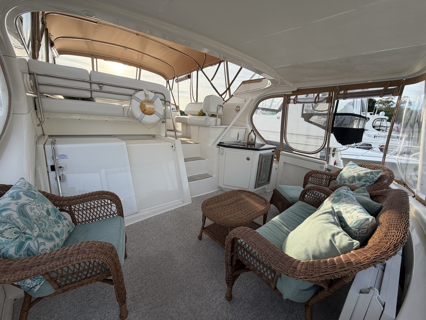 2002 Silverton 43 Motor Yacht