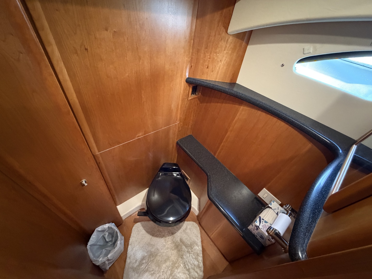 2002 Silverton 43 Motor Yacht