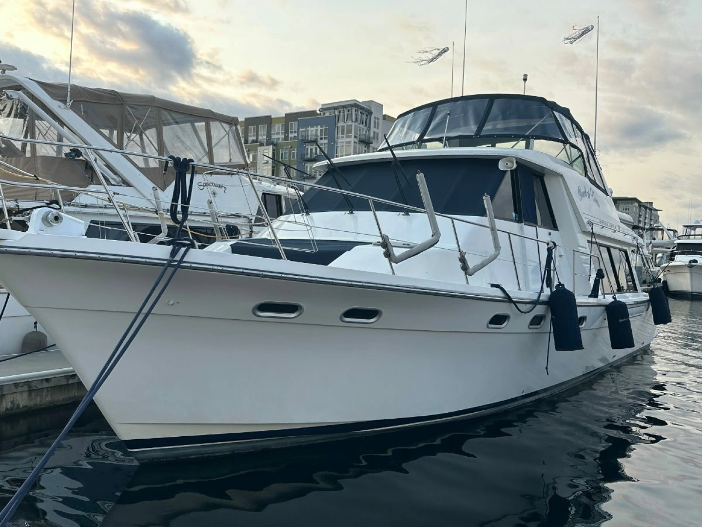 Bayliner 4788 Pilothouse Yacht For Sale