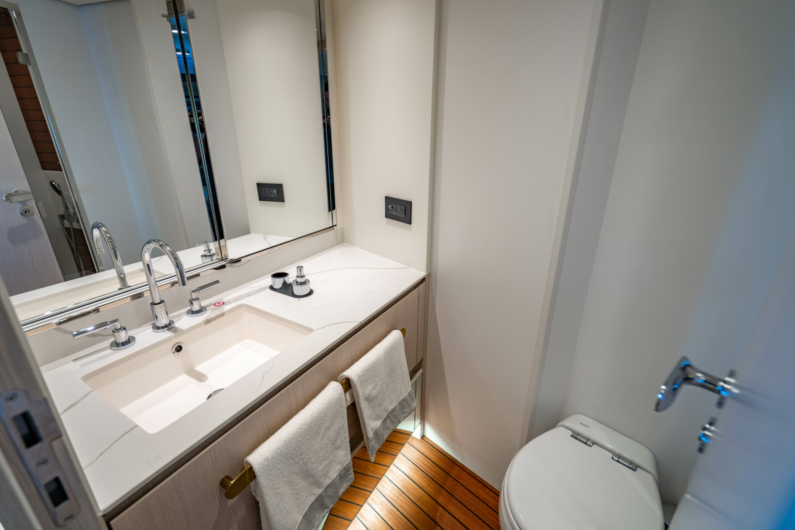 78ft Azimut Yacht For Sale 78ft Azimut Yacht For Sale
