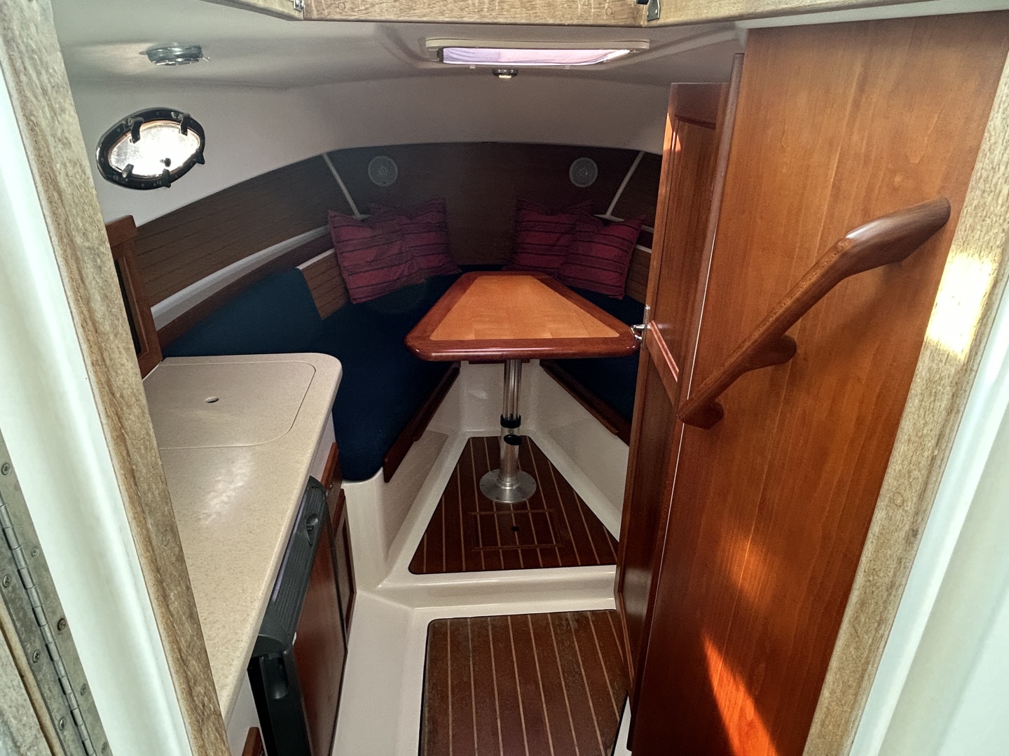 26ft Back Cove Yacht For Sale