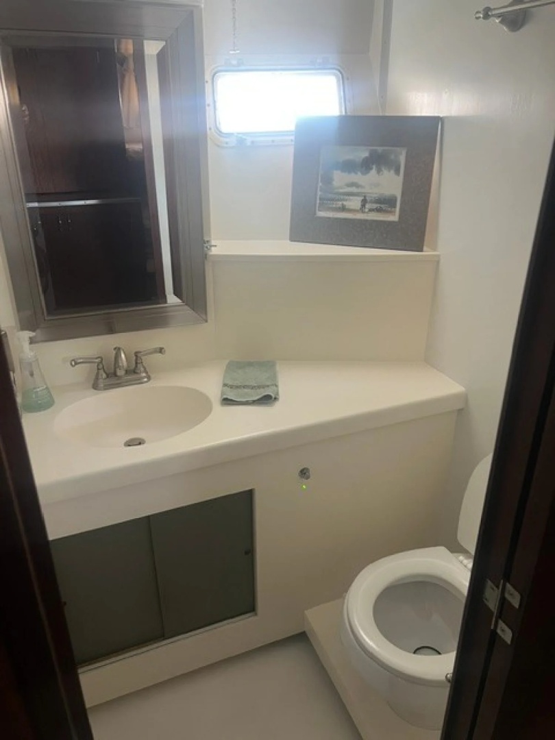 Top Cookie 60ft Hatteras Yacht For Sale