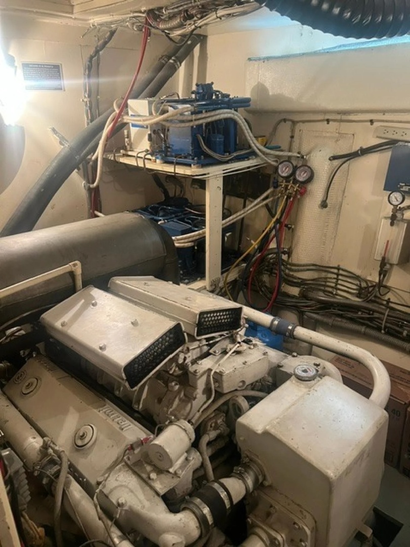 Top Cookie 60ft Hatteras Yacht For Sale