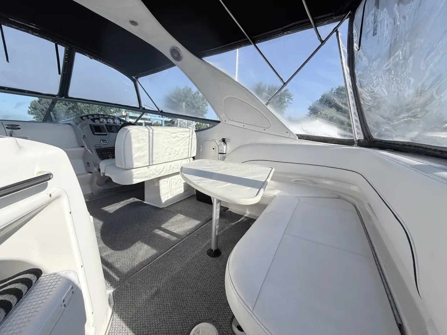 31ft Bayliner Yacht For Sale