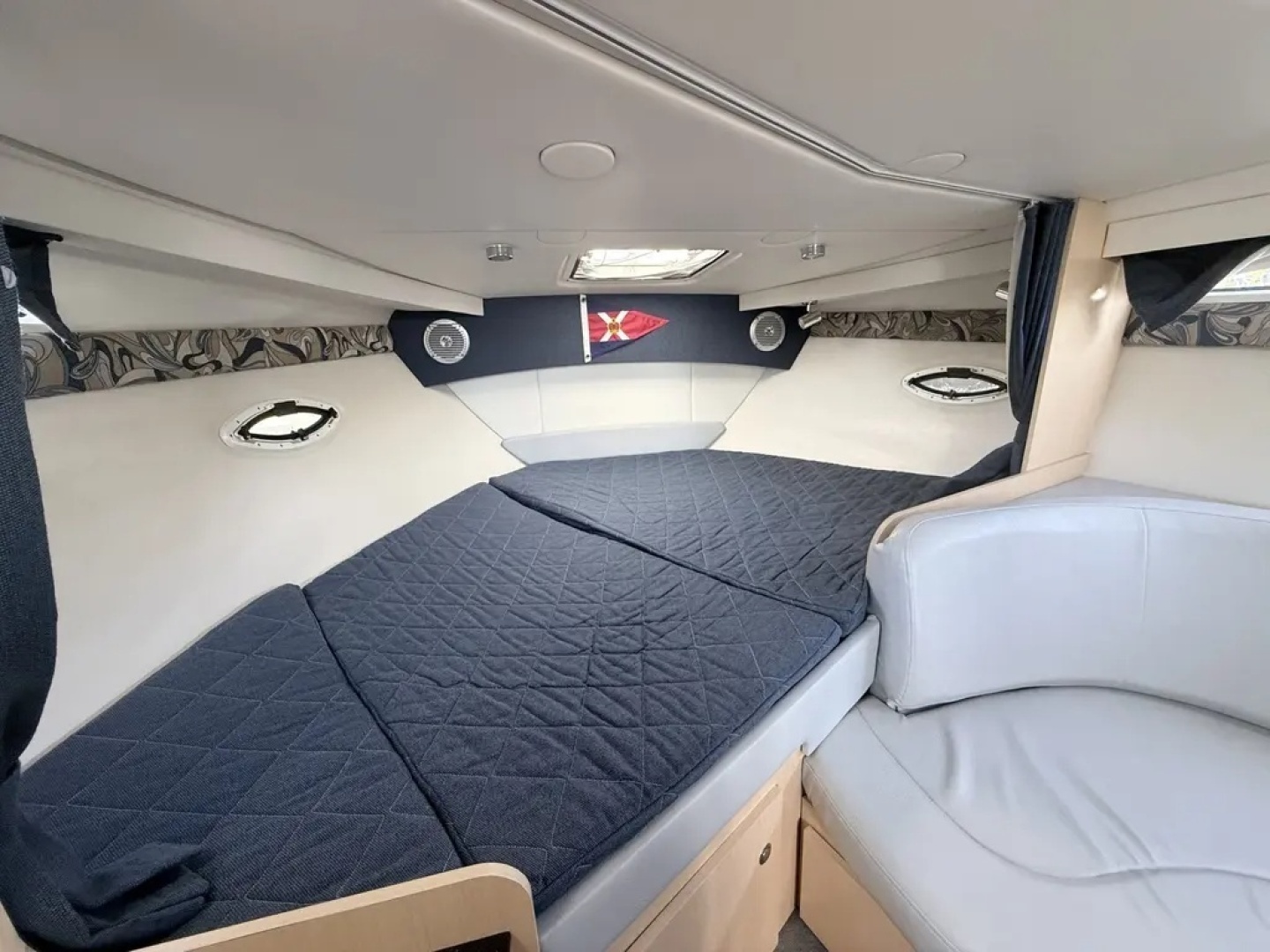 31ft Bayliner Yacht For Sale