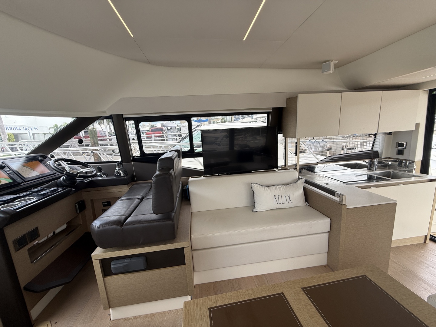 2018 Prestige 460